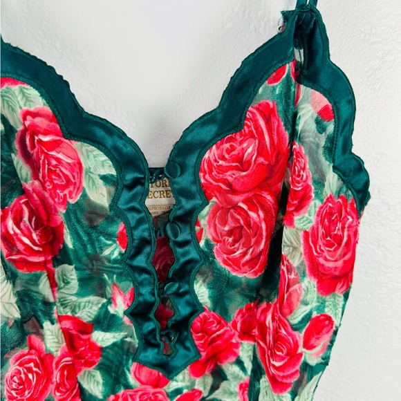 Vintage Victoria’s Secret Gold Label Green Velvet Red Rose Print Bodysuit - Picture 3 of 7